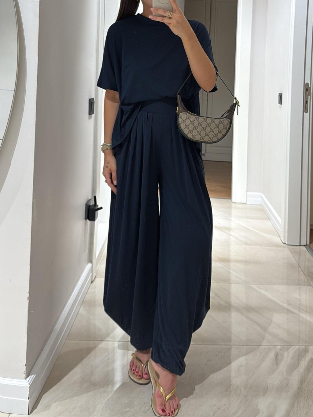 Co Ord Set Dames met Geplooide Wijde Broek in Marineblauw, productfoto 2