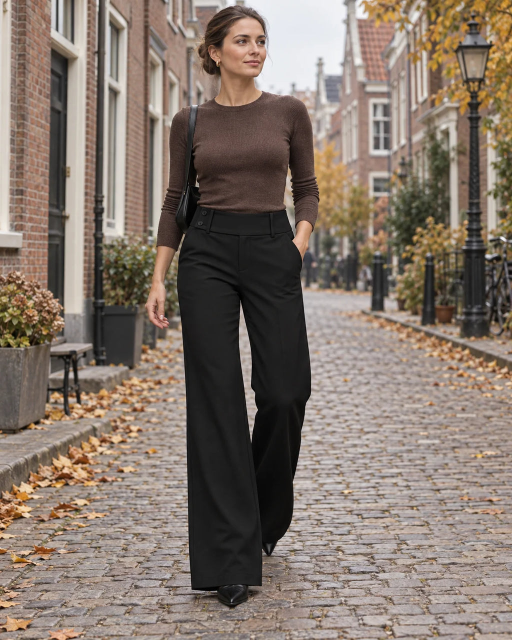 Nette Wijde Broek Dames met Hoge Taille in Zwart, gedragen door model, buiten