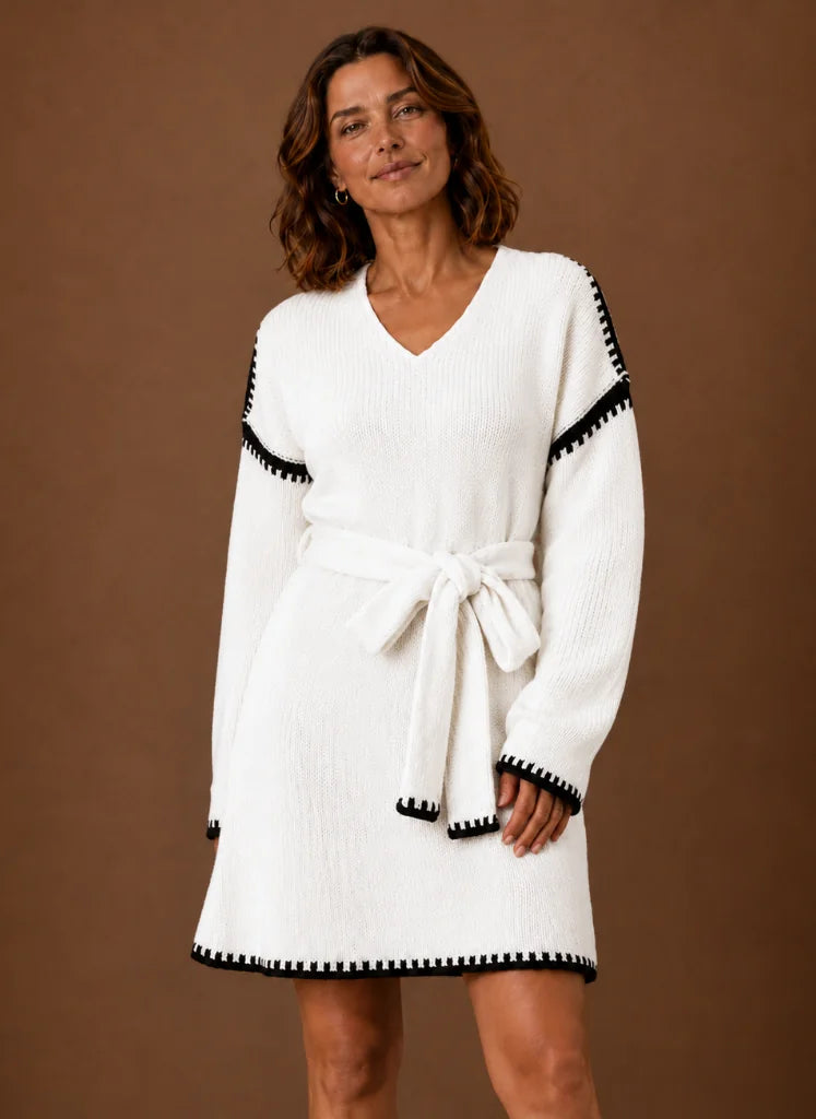 Gebreide Jurk Dames met V-Hals en Ceintuur in Wit, productfoto