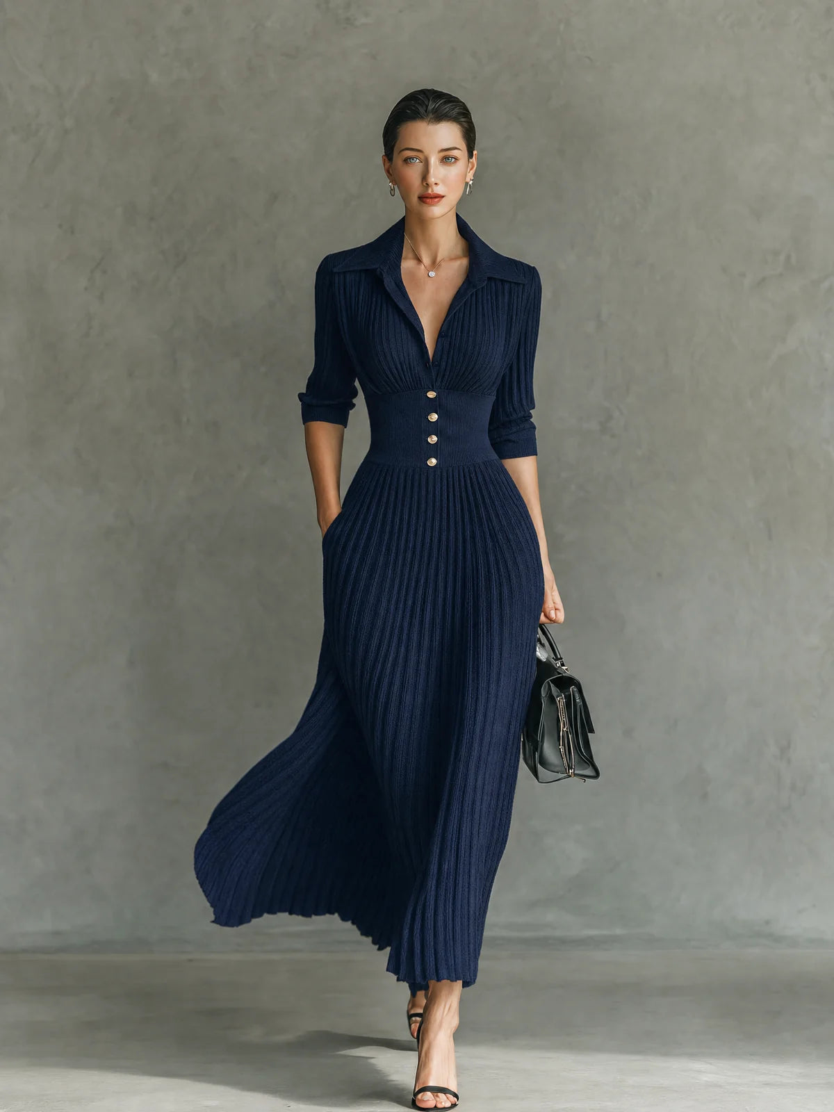 Gebreide Maxi-Jurk Dames met Knopen in Marineblauw, gedragen door model, vooraanzicht