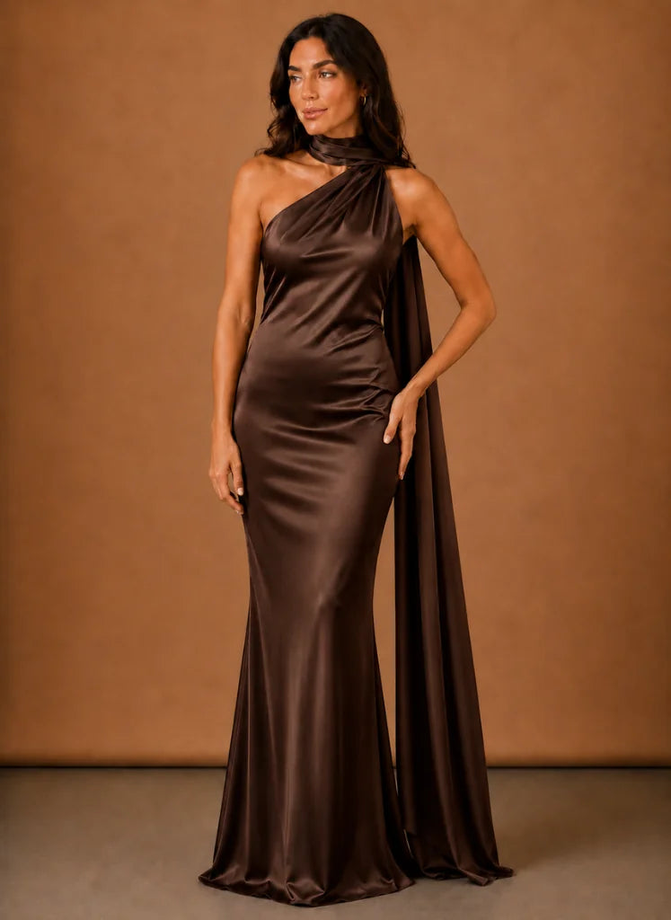 Satijnen One-Shoulder Maxi-Jurk Dames in Bruin, productfoto
