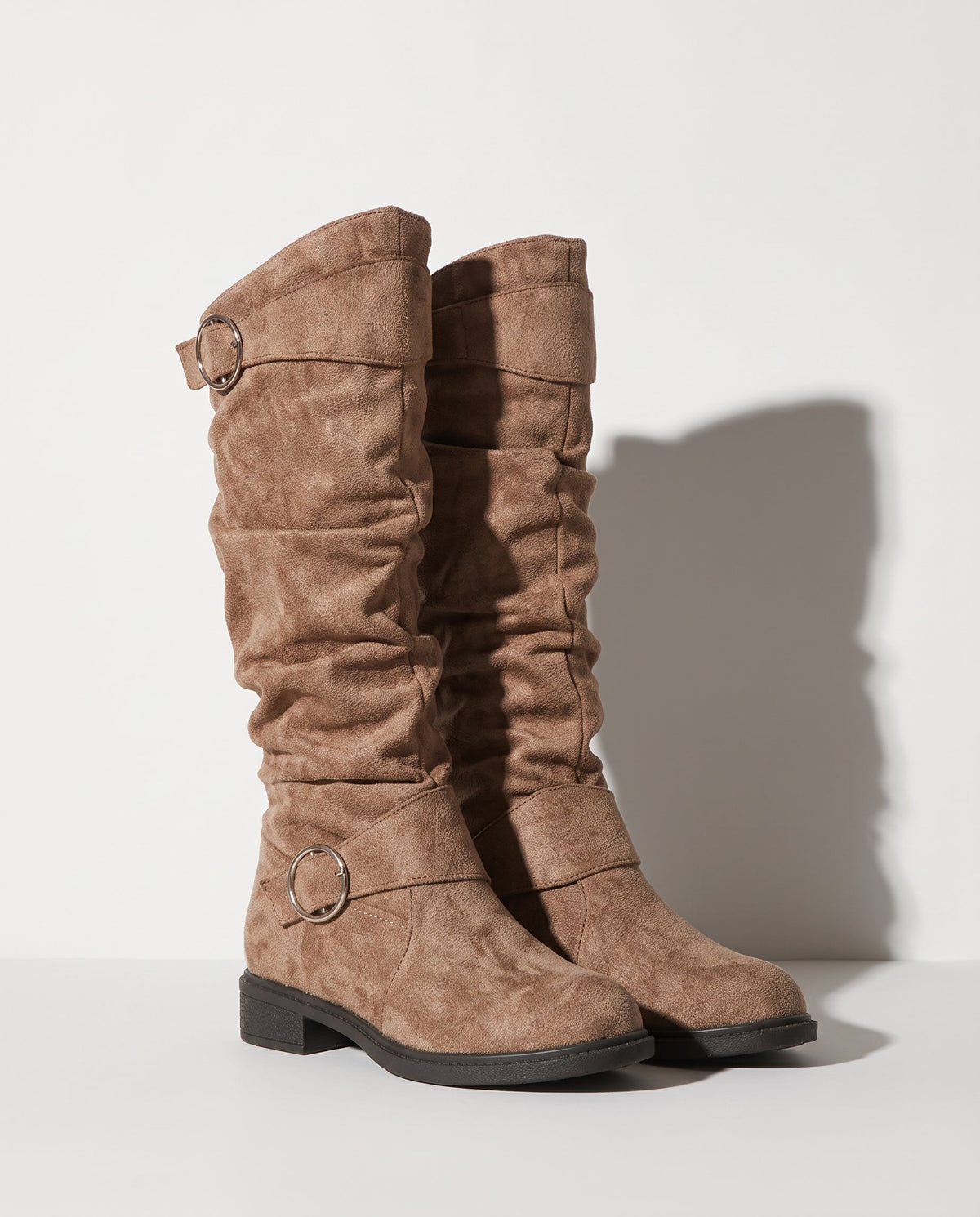 Kniehoge Laarzen Dames met Gesp en Blokhak in Camel, productfoto 1