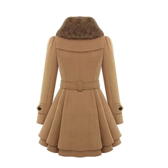 Lange Winterjas Dames met Bontkraag in Kaki, gedragen door model, vooraanzicht