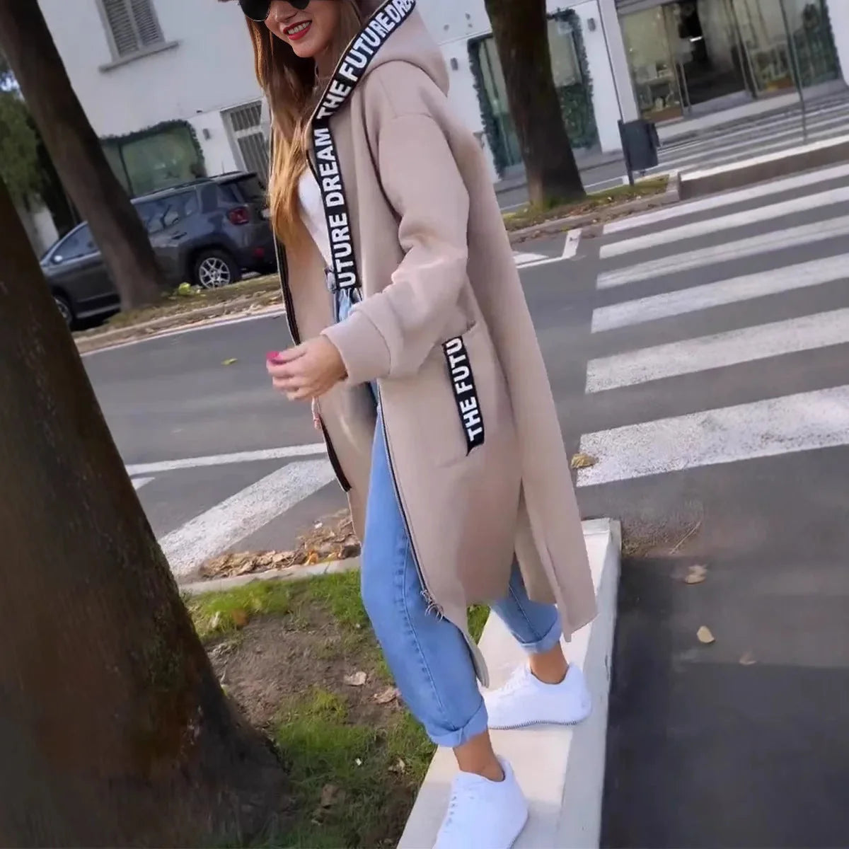Lange Oversized Jas Dames met Capuchon in Zandbeige, productfoto