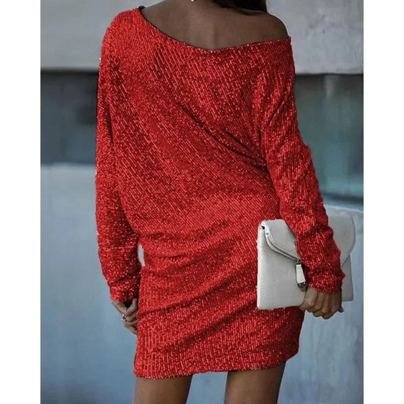 Pailletten Jurk Dames Off-Shoulder in Goud, gedragen door model, zijaanzicht