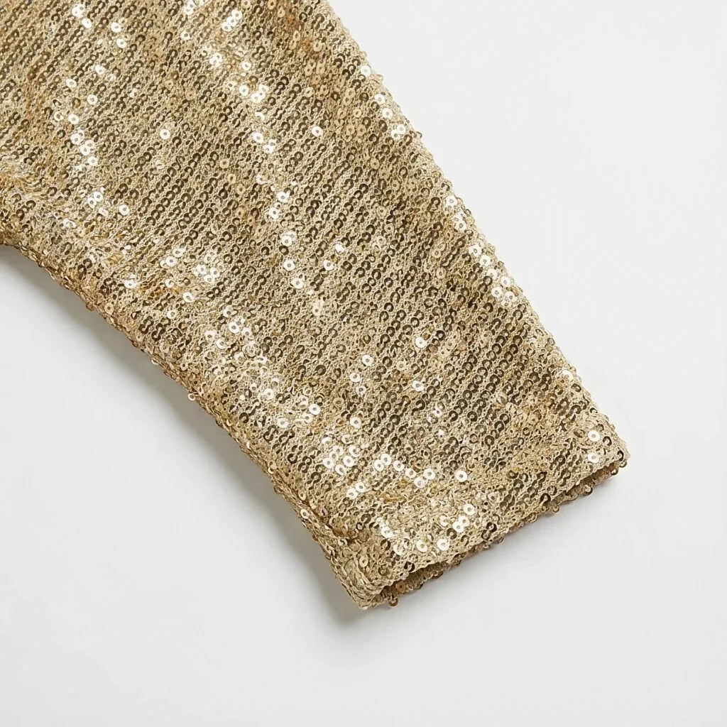 Glitter Jurk Dames One-Shoulder met Lange Mouw in Goud, gedragen door model, detailfoto