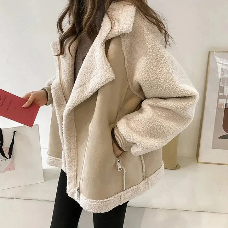 Korte Teddy Jas Dames in Beige, productfoto