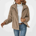 Teddy Vest Dames met Knopen in Kaki, productfoto