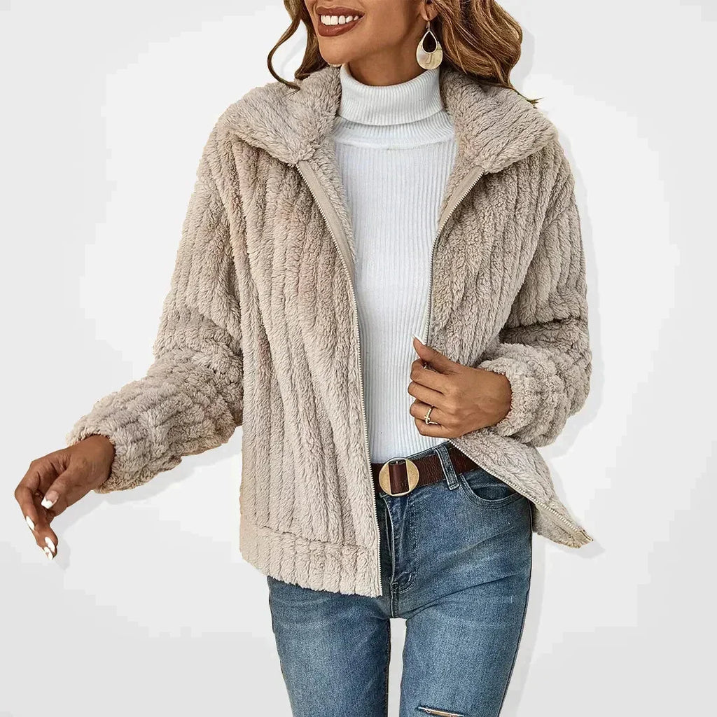 Teddy Vest Dames met Knopen in Beige, productfoto