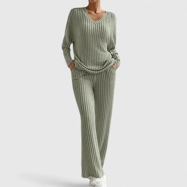 Geribde Loungeset Dames met Wijde Broek in Olijfgroen, productfoto