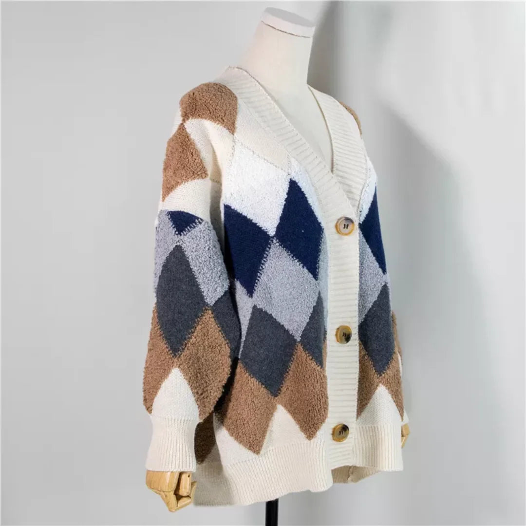 Oversized Vest Dames met Ruitpatroon in Crème, gedragen door model, detailfoto
