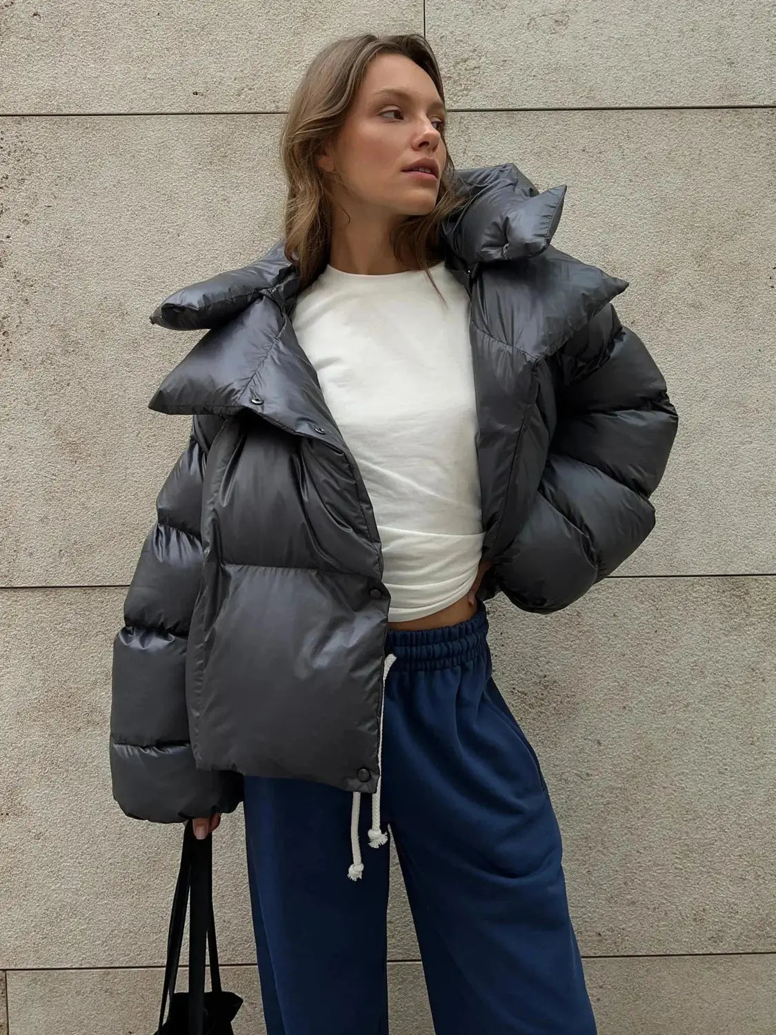 Oversized Pufferjas Dames met Opstaande Kraag in Antraciet, productfoto