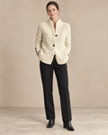 Moss-Stitch Vest Dames met Opstaande Kraag in Beige, gedragen door model